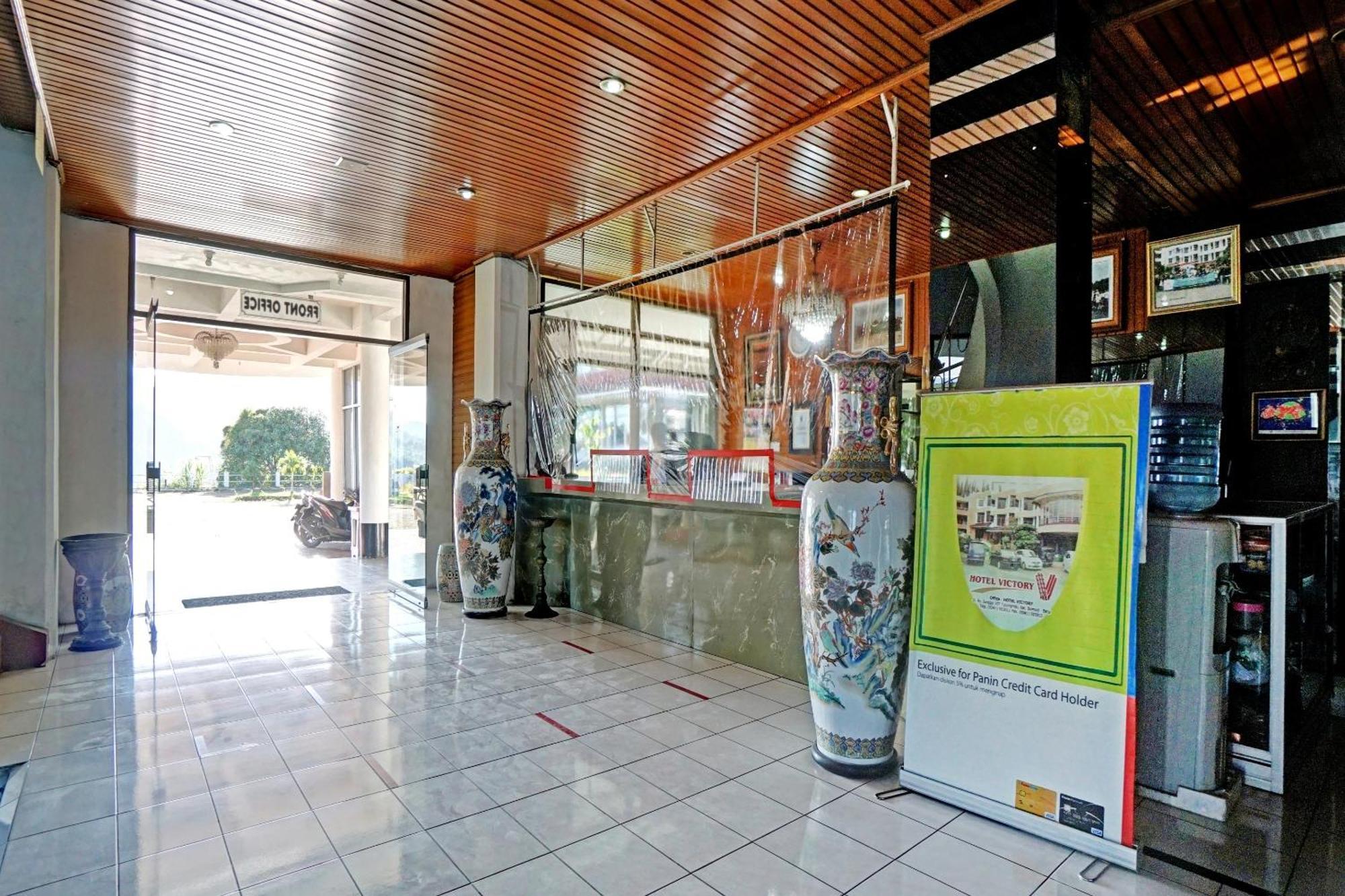 Oyo 90028 Hotel Victory Batu  Esterno foto